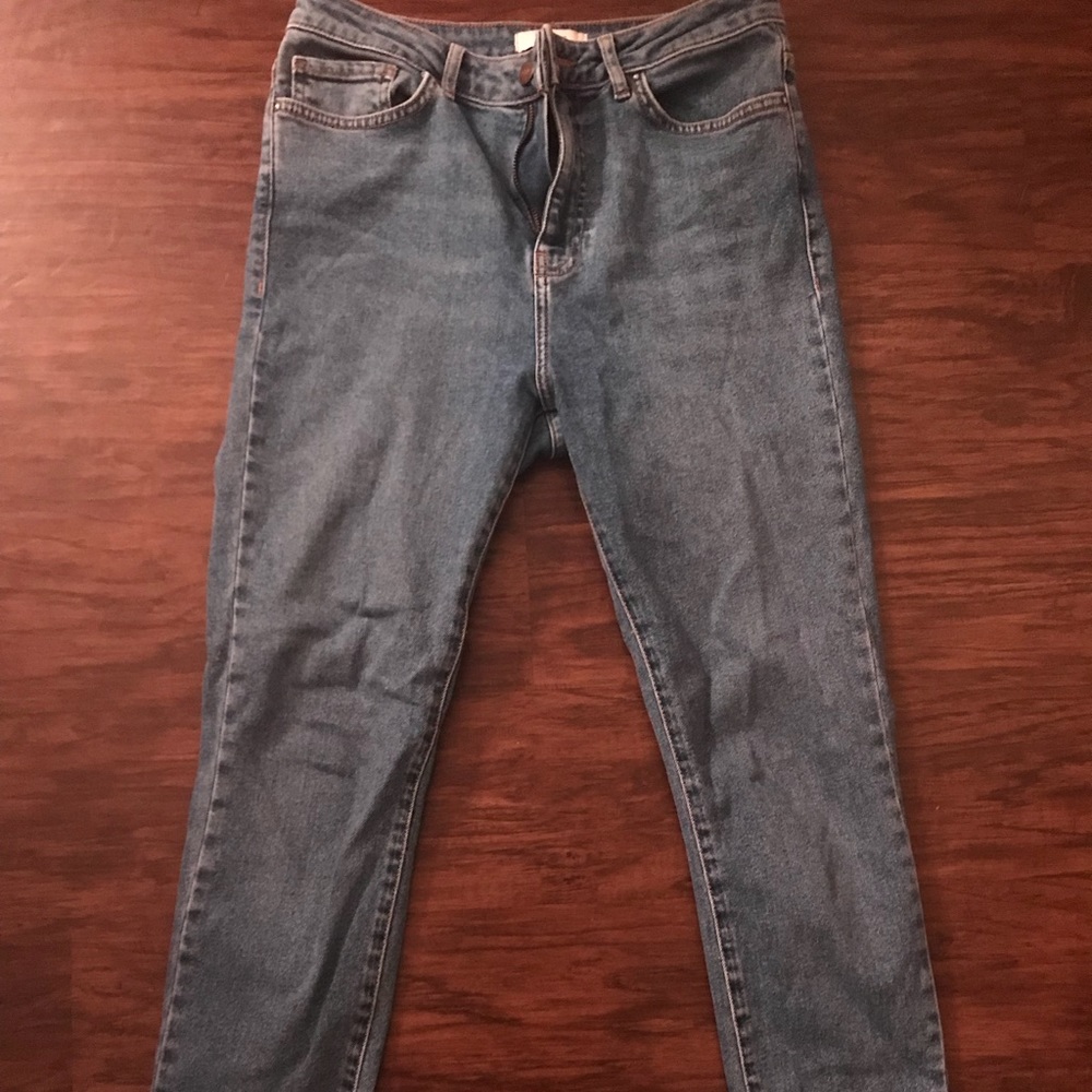 vintage-inspired high waisted mom jeans